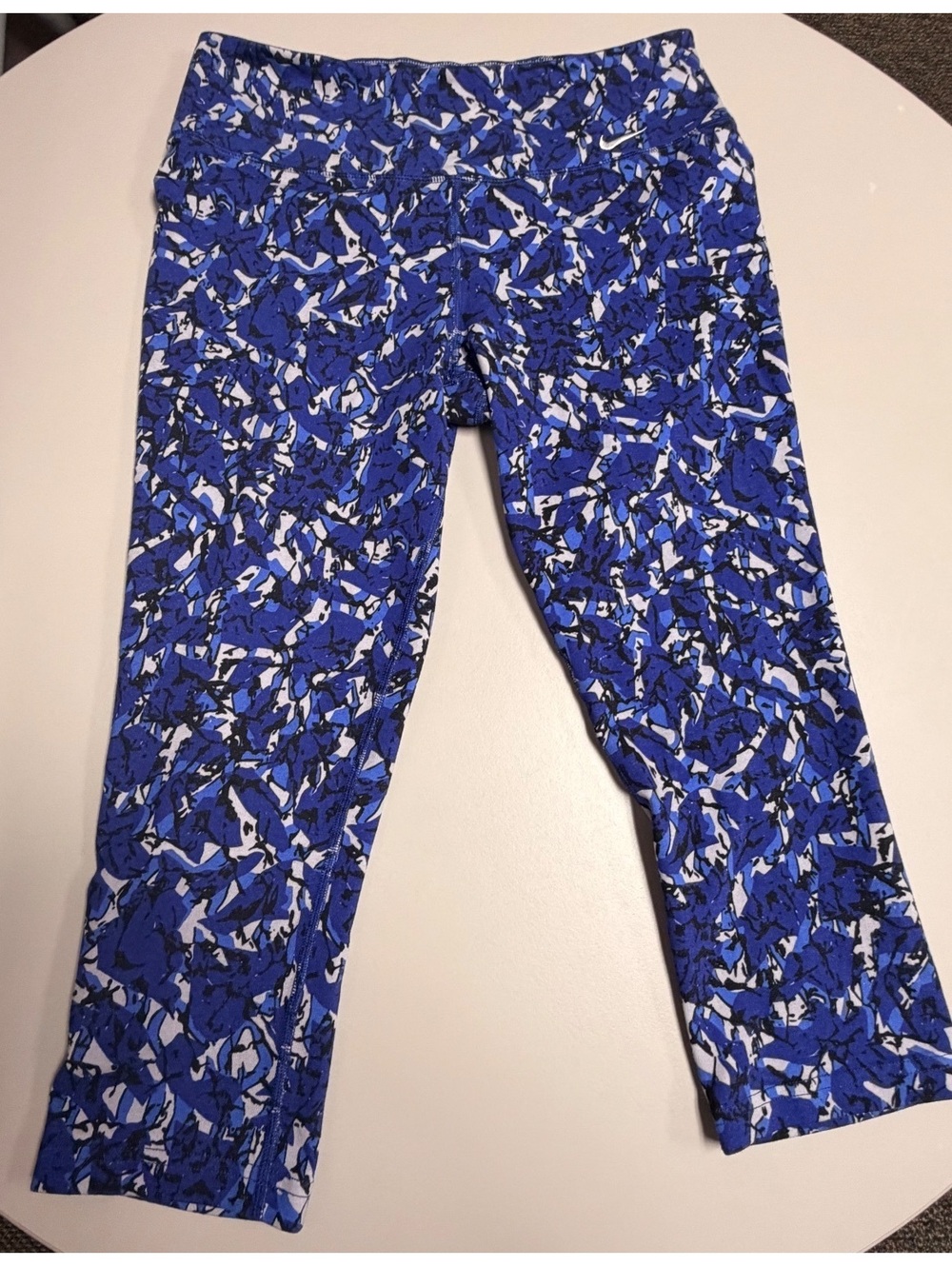 Nike Dri-FIT Women’s Blue Abstract Print Cropped Leggings Size Medium